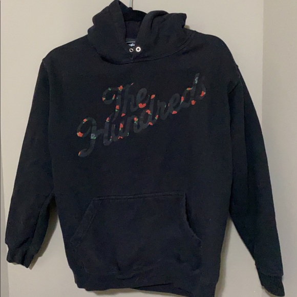 sweater - Picture 1 of 2